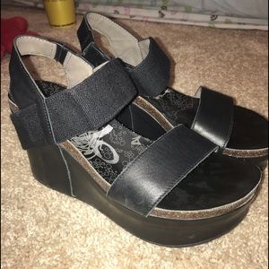 BARELY WORN Black Bushnell OTBT Wedges